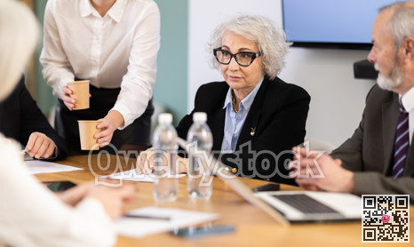 Senior representatives of business community participate at round table talks