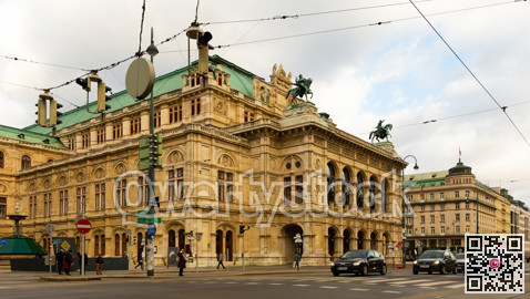 View of Vienna State Opera building from Opernring