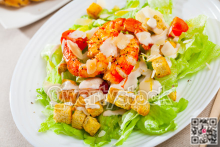 Caesar salad with shrimps