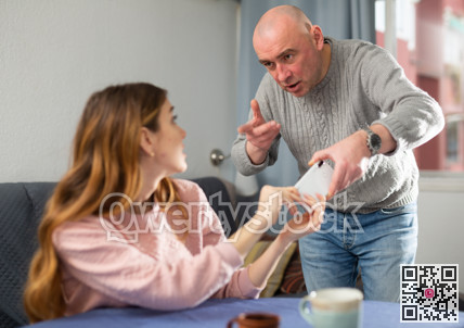 Man takes a woman mobile phone