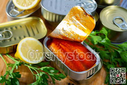 Mackerel fillets in tomato sauce
