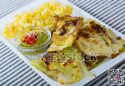 Cabbage in batter with rice and sauces