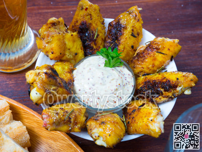 Delicious roasted chicken wings