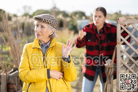 Farm neighbors quarrel over farm backyard in day