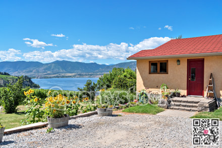 Residential house with beautiful overview of the lake and mountains